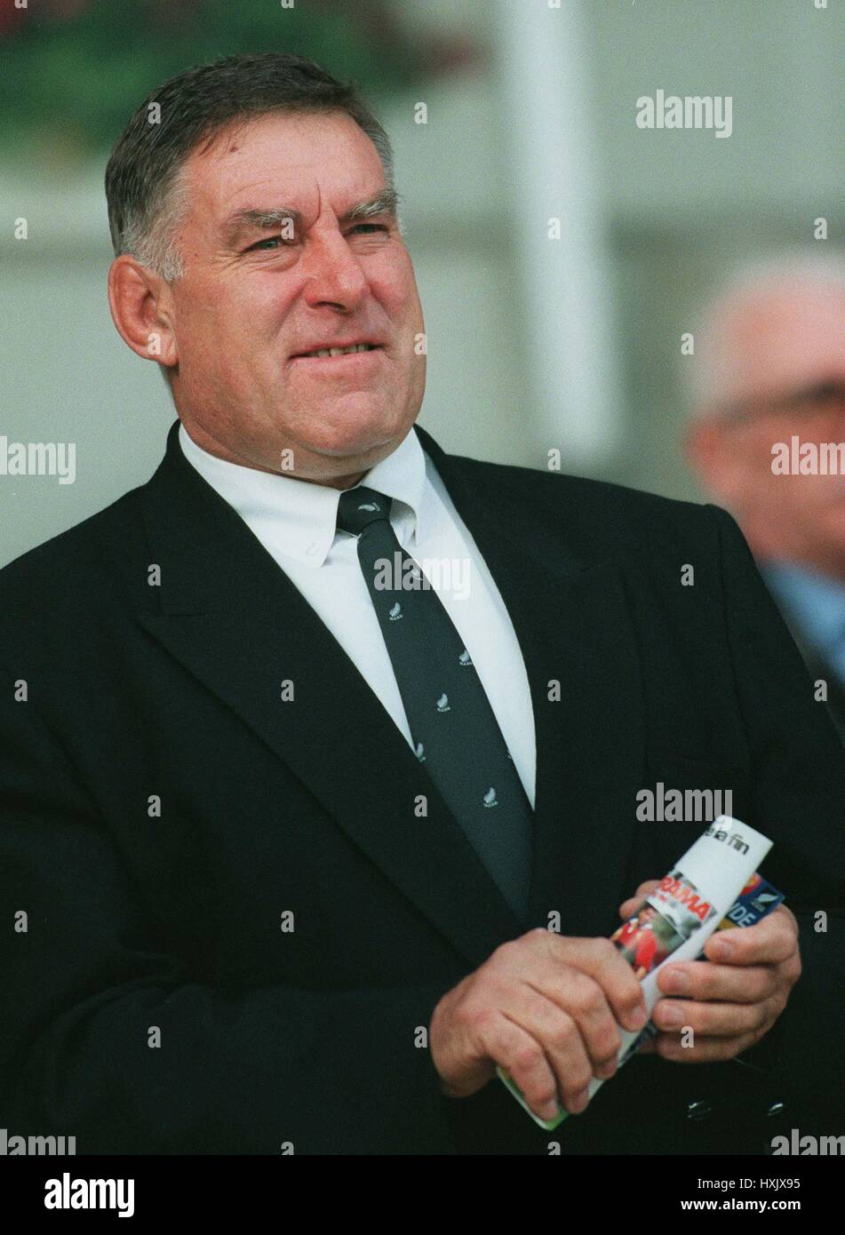COLIN MEADS NEW ZEALAND RUGBY UNION COACH 21 November 1995 Stock Photo