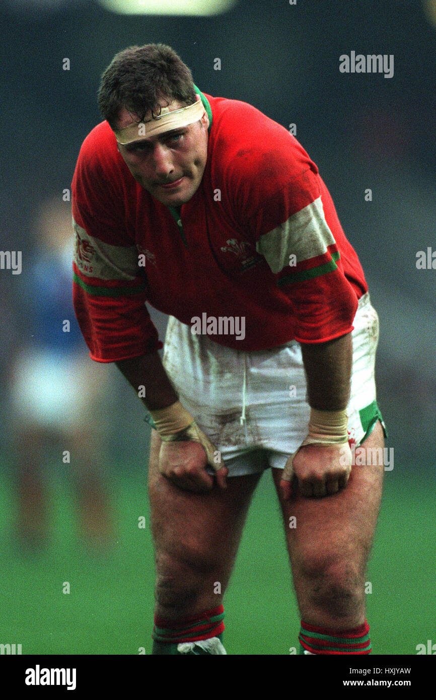 EMYR LEWIS WALES & LLANELLI RU 10 February 1992 Stock Photo Alamy