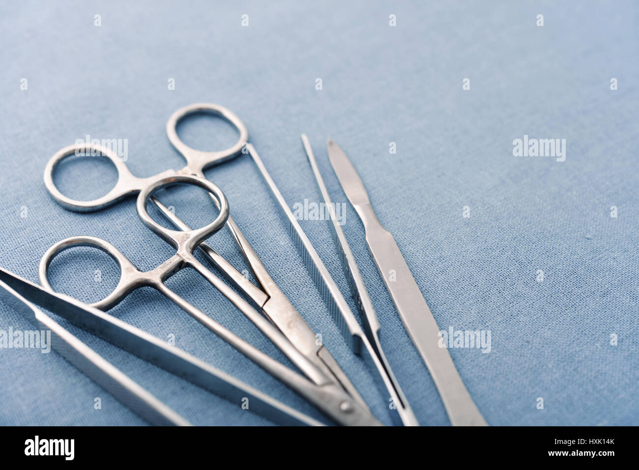 Emergency tweezers hi-res stock photography and images - Alamy