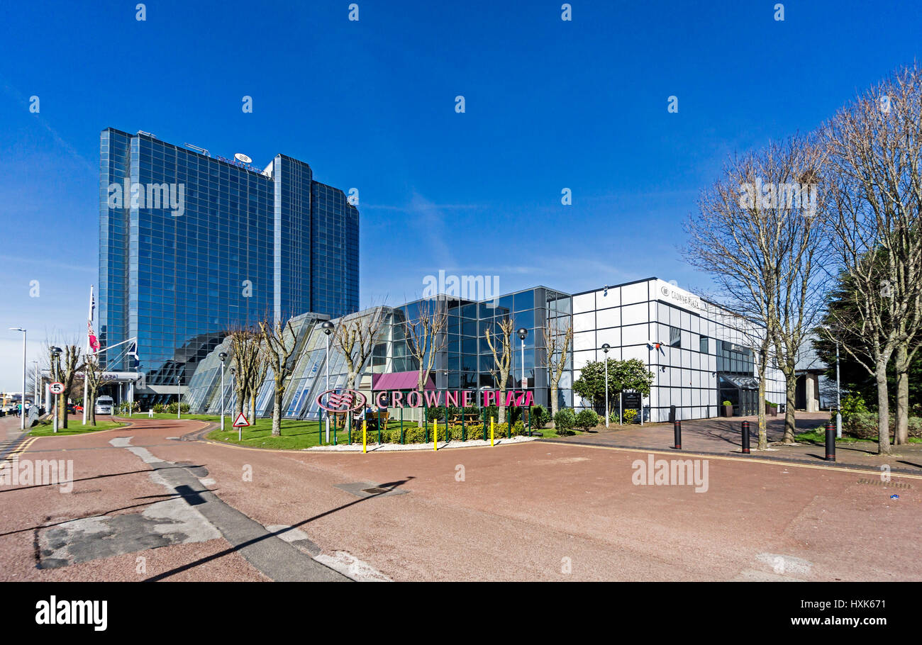 Crowne Plaza Hotel by river Clyde in Glasgow Scotland UK Stock Photo