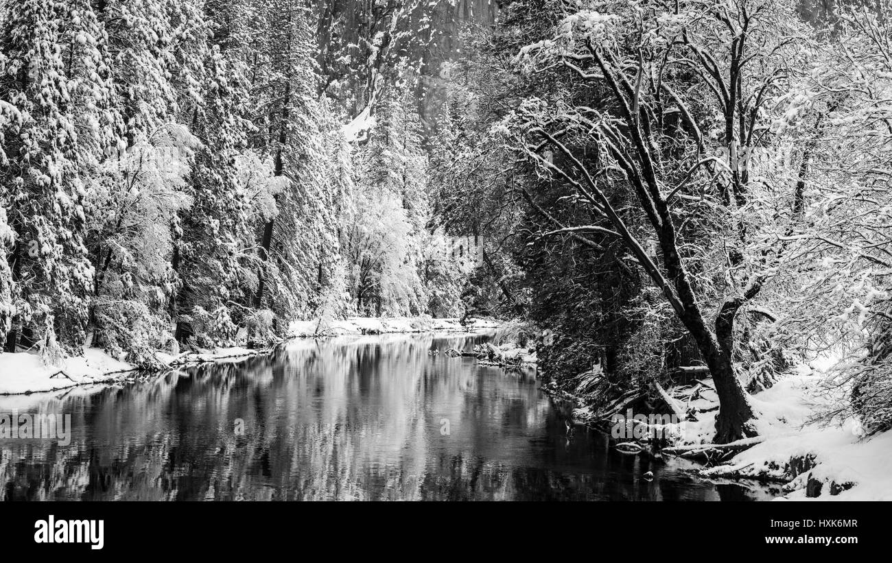 The Merced River and Cathedral Rock in winter, Yosemite National Park ...