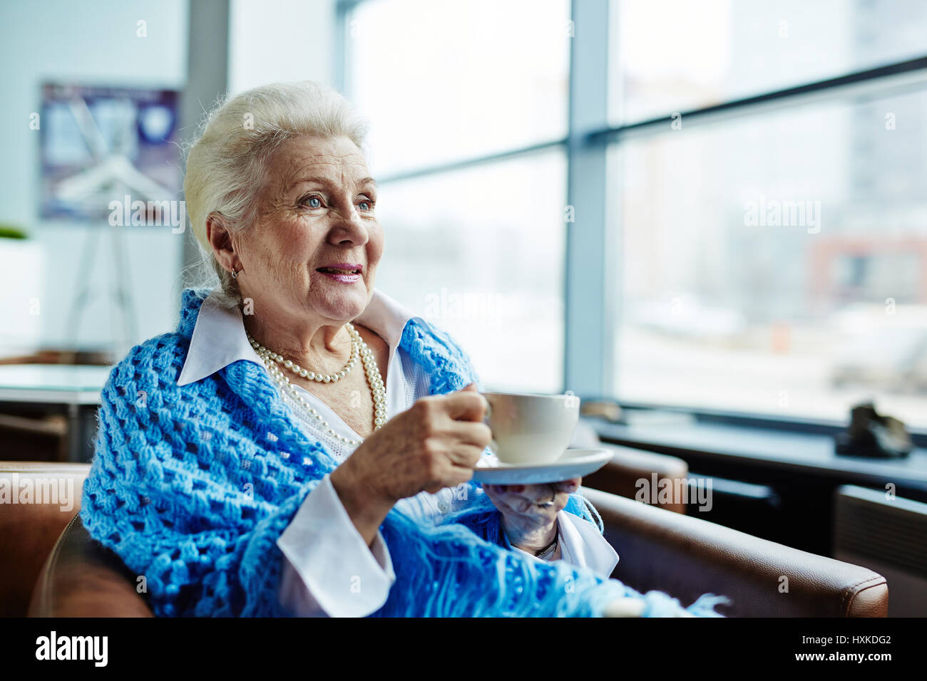 Dajana gudic горячие. Женщины будучи в глубоком. Девушка с бодуна. Женщина в деревне. Дайана gudic в платье.
