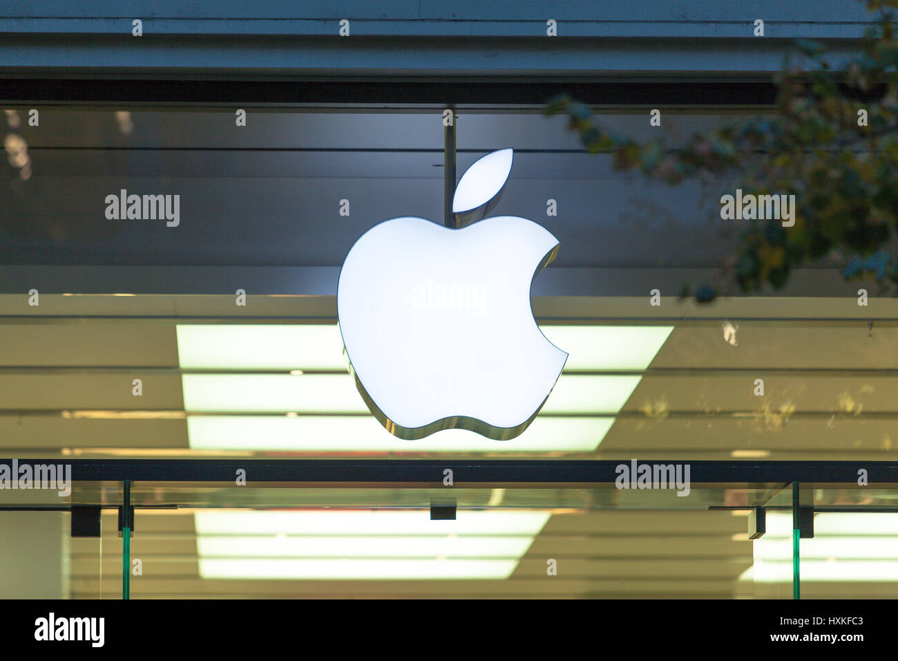 Zurich, Switzerland 04 November, 2016 entrance of the Apple store on