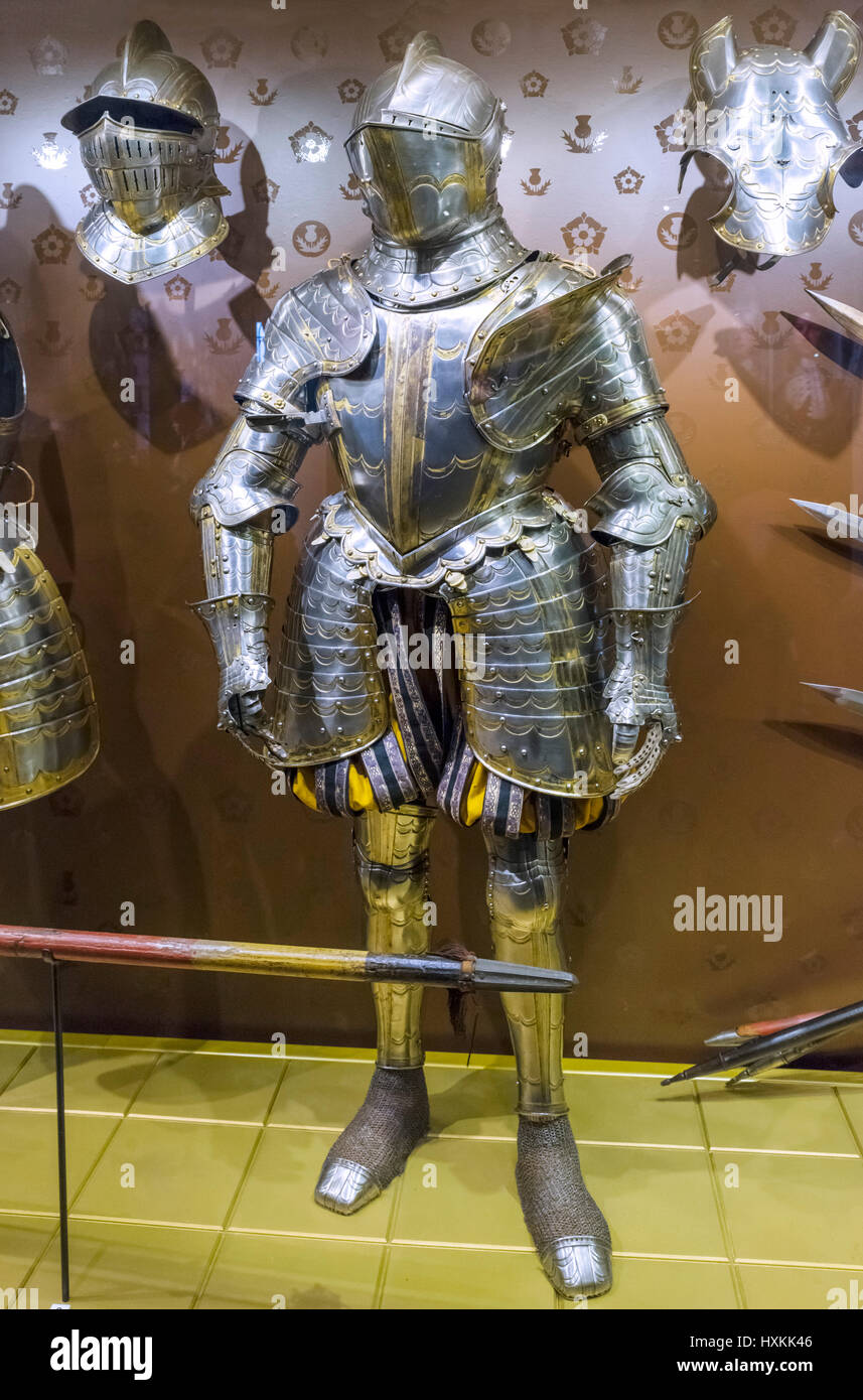 Suit of Armour. Suit of Elizabethan armour, made for the 3rd Earl of Worcester around 1570. Fully assembled the armour weighs 59kgs (130lbs), the heaviest armour in the world. On display in the Royal Armouries collection, White Tower, Tower of London, London, England, UK Stock Photo