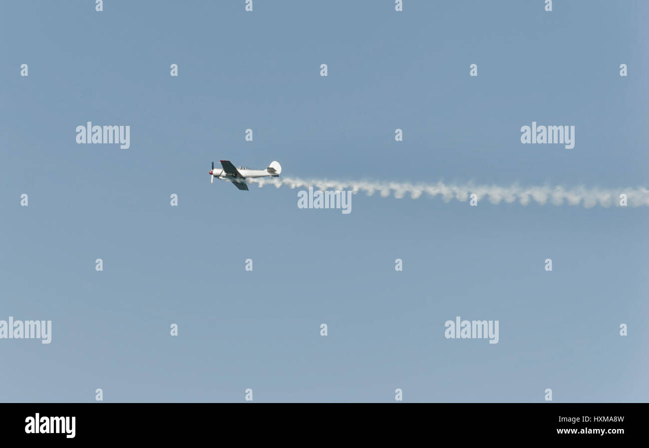 Airplane smoke climb hi-res stock photography and images - Alamy