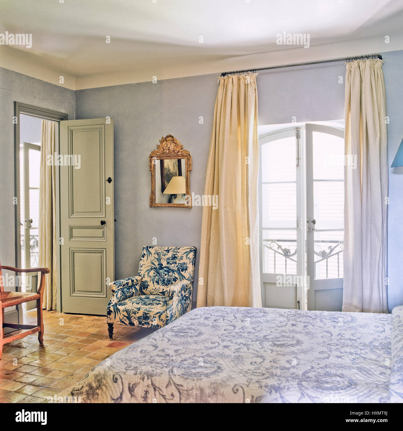 Bedroom with floral patterns Stock Photo - Alamy