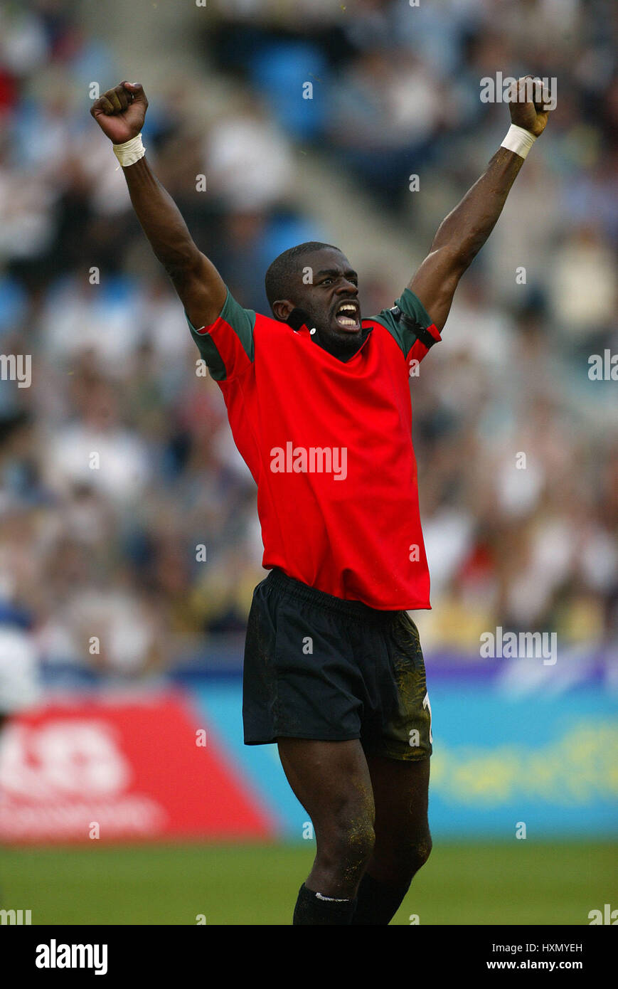 OSCAR OSIR OSULA KENYA RU CITY OF MANCHESTER STADIUM MANCHESTER 03 August 2002 Stock Photo