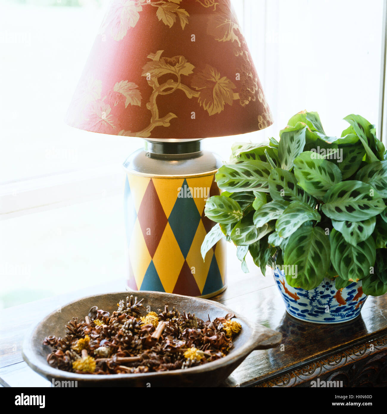 "Lamp, pot plant and potpourri Stock Photo Alamy