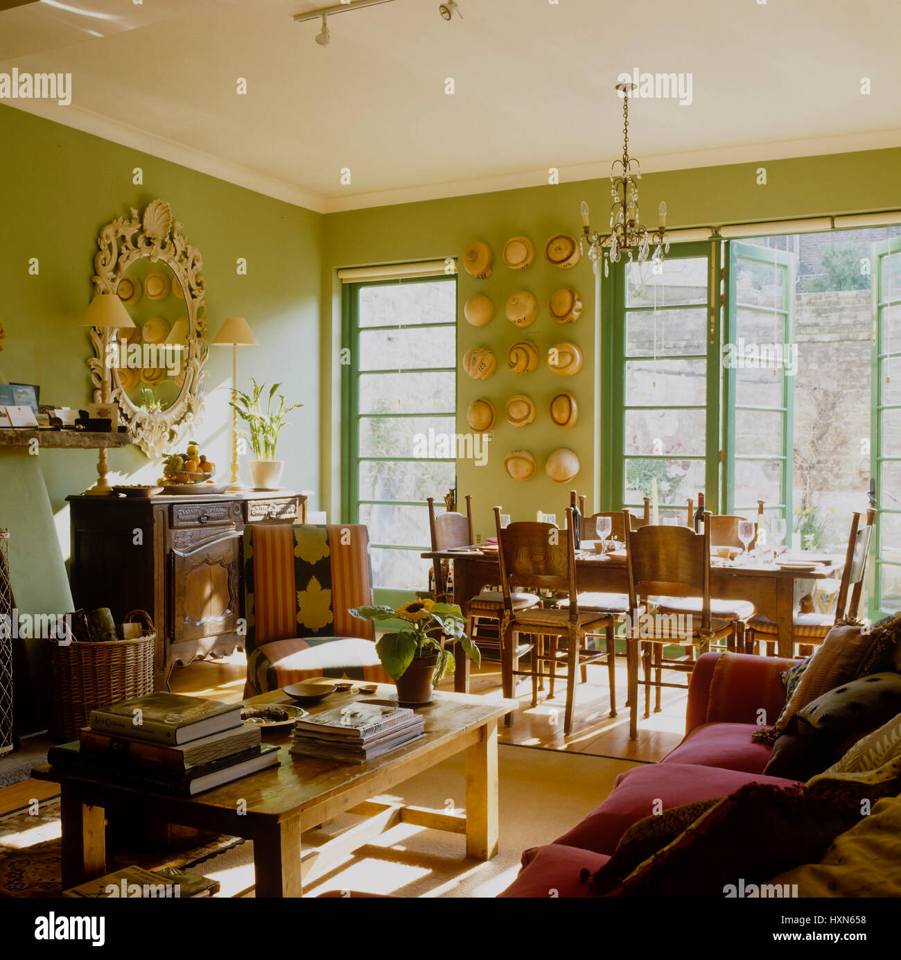 Open plan living and dining room Stock Photo - Alamy