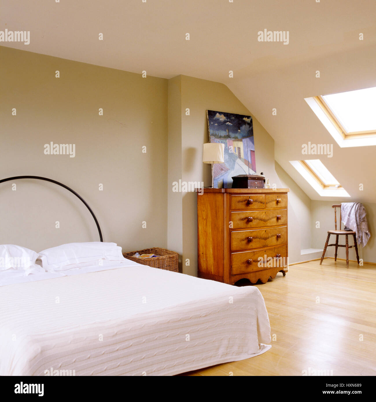 https://c8.alamy.com/comp/HXN689/simplistic-bedroom-HXN689.jpg