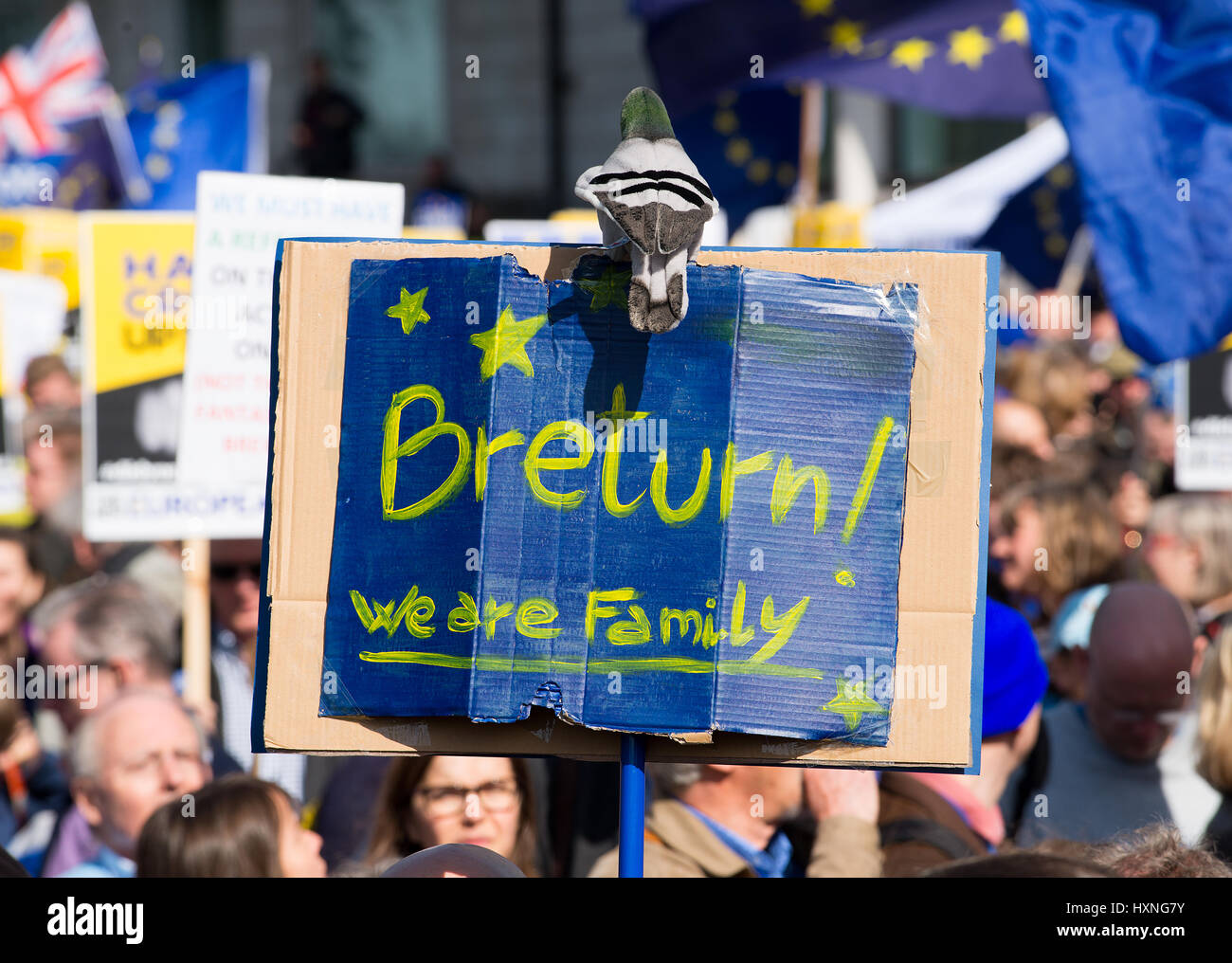 Thousands gather for the UNITE FOR EUROPE rally, through central London ...