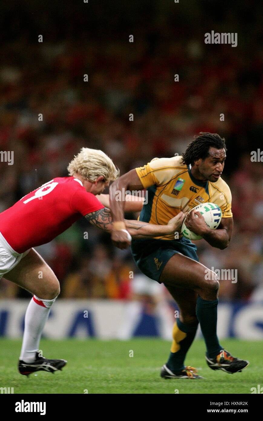 ALIX POPHAM & LOTE TUQIRI WALES RU V AUSTRALIA RU MILLENNIUM STADIUM