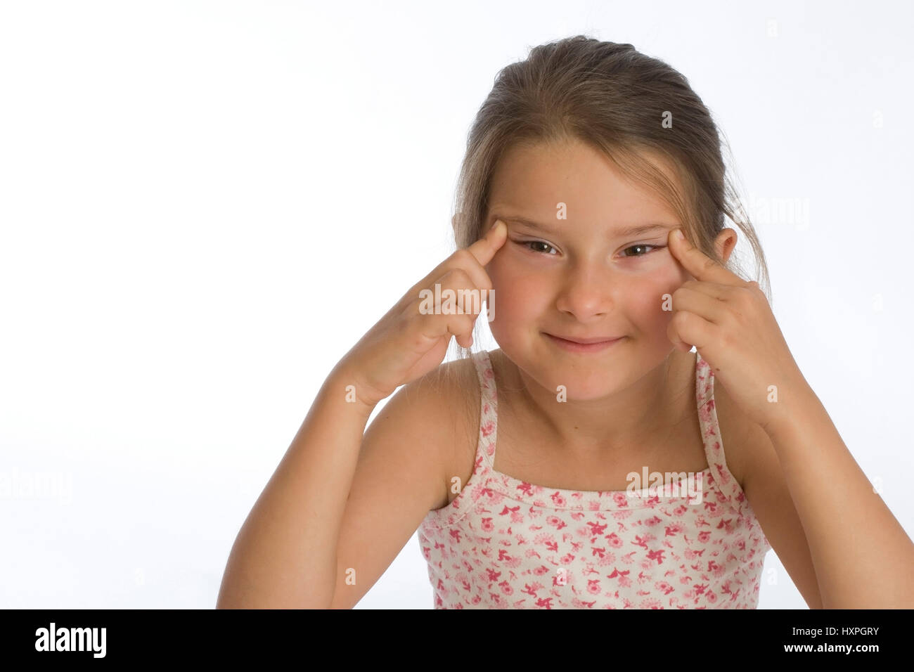 6-year-old girl with Chinese character for xxxxxxxxx (mr), sechsjähriges Mädchen mit chinesischem Schriftzeichen für xxxxxxxxx (mr) Stock Photo