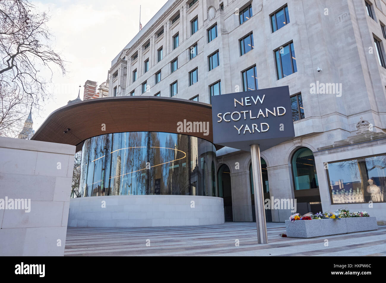 The New Scotland Yard headquarters on the Victoria Embankment in London,  England United Kingdom UK Stock Photo - Alamy