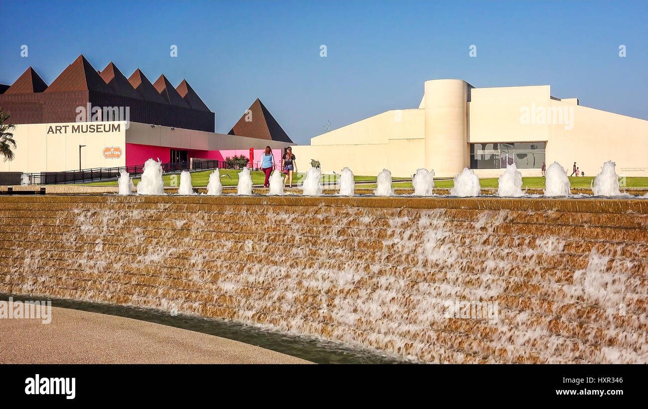 Visitors approach the Art Museum of South Texas in Corpus Christi, Texas Stock Photo