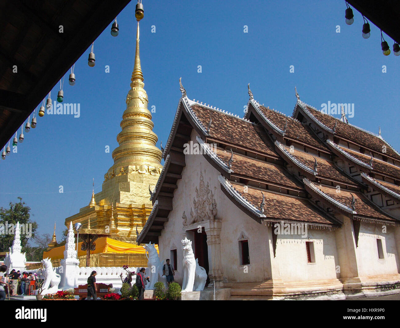 Gold crown white robe hi-res stock photography and images - Alamy