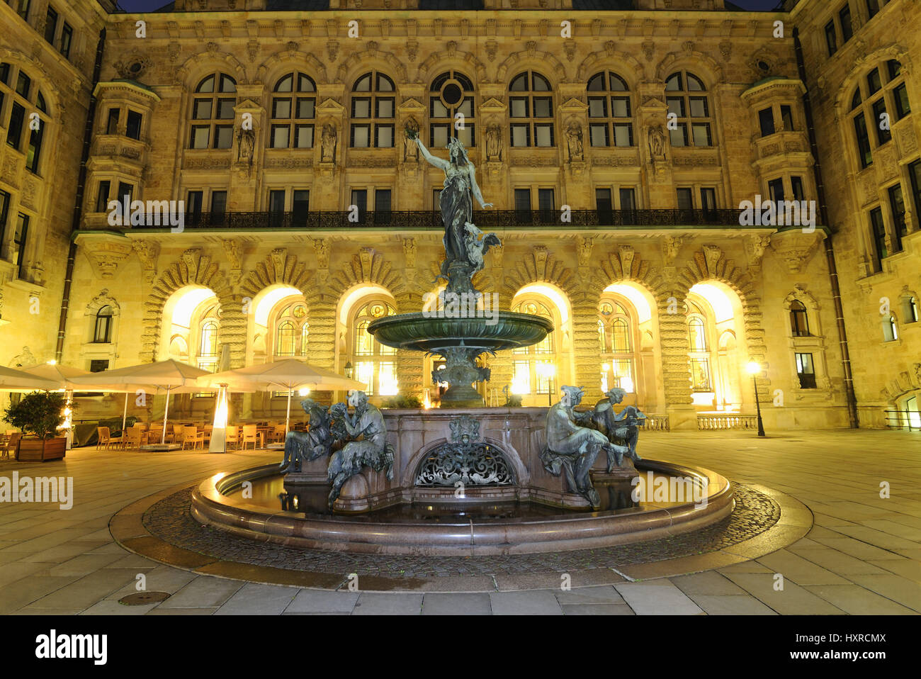 the-inner-courtyard-of-the-hamburg-city-hall-in-hamburg-germany