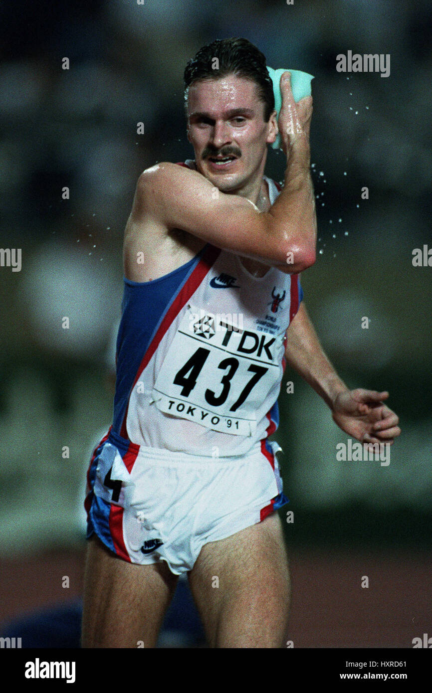 EAMONN MARTIN 10 000 METRES 09 February 1992 Stock Photo Alamy