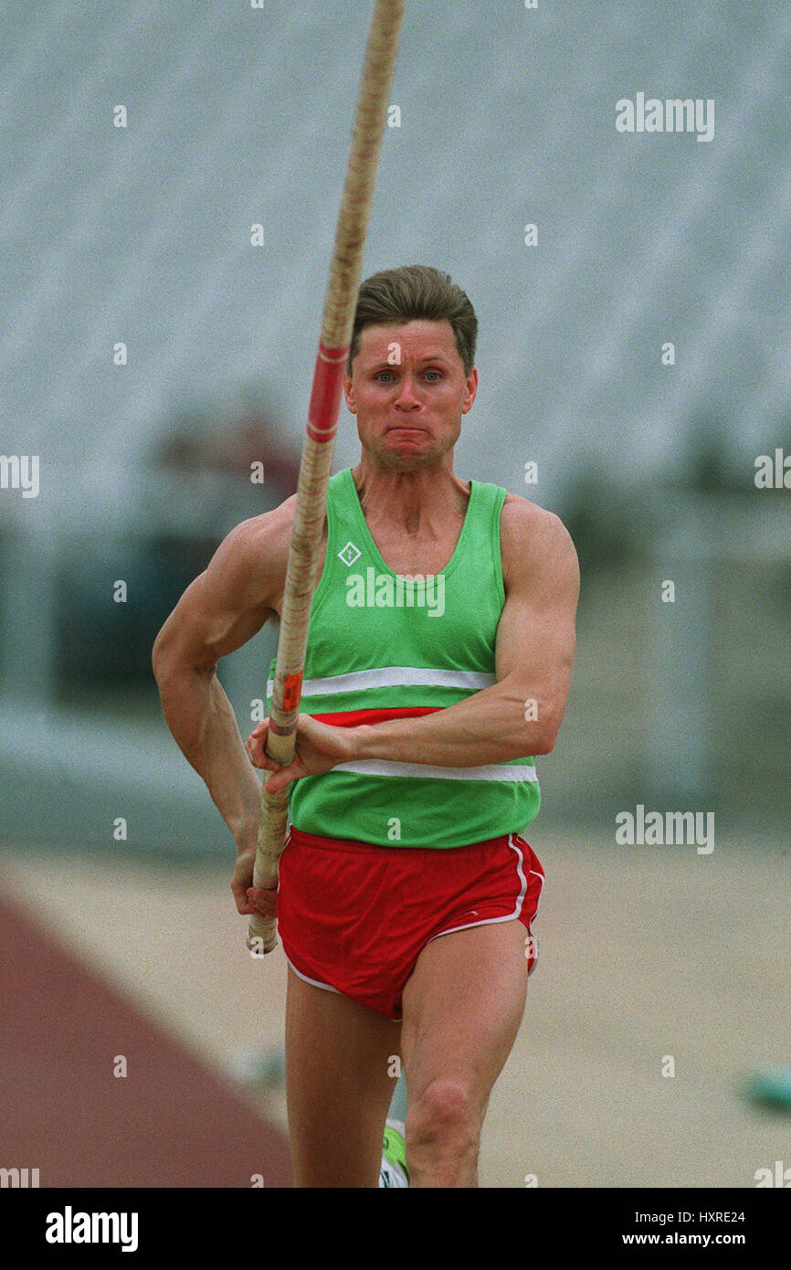 ANDY ASHURST POLE VAULT 13 June 1994 Stock Photo - Alamy