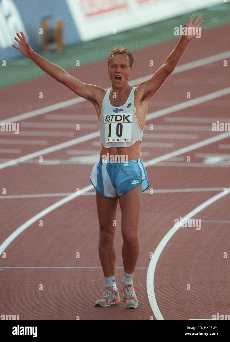 VALENTIN KONONEN WINS 50K WALK WORLD CHAMPIONSHIPS 01 September 1995