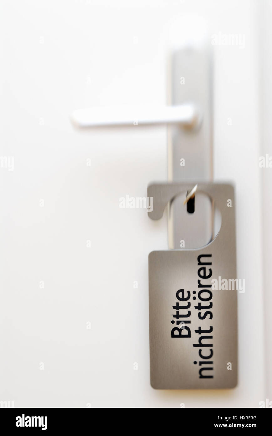 'Door with sign ''Request do not disturb''', Tür mit Schild 'Bitte nicht stören' Stock Photo