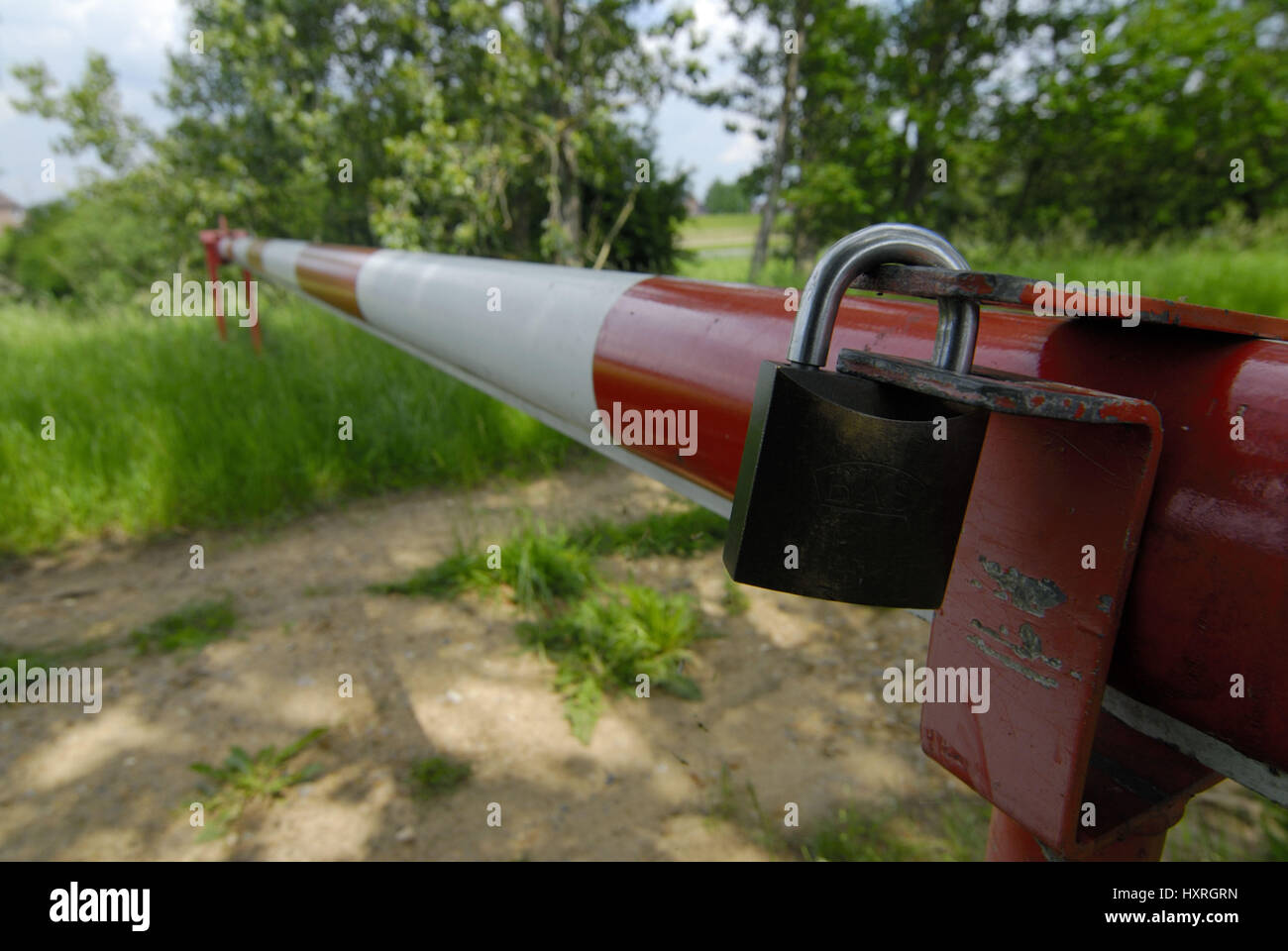 Tollgate, tollgates, way through, forbade, way through ban, red, wei