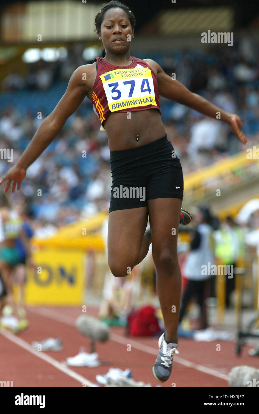 SARAH CLAXTON LONG JUMP ALEXANDER STADIUM BIRMINGHAM ENGLAND 14 July 2002 Stock Photo - Alamy