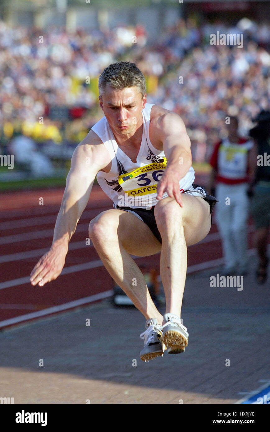 JONATHAN EDWARDS TRIPLE JUMP GATESHEAD ENGLAND 13 July 2003 Stock Photo