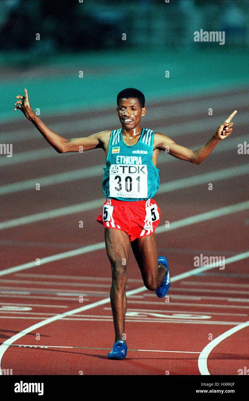 HAILE GEBRSELASSIE WINS 10 000 METRES WORLD CHAMP 18 August 1997 Stock Photo Alamy