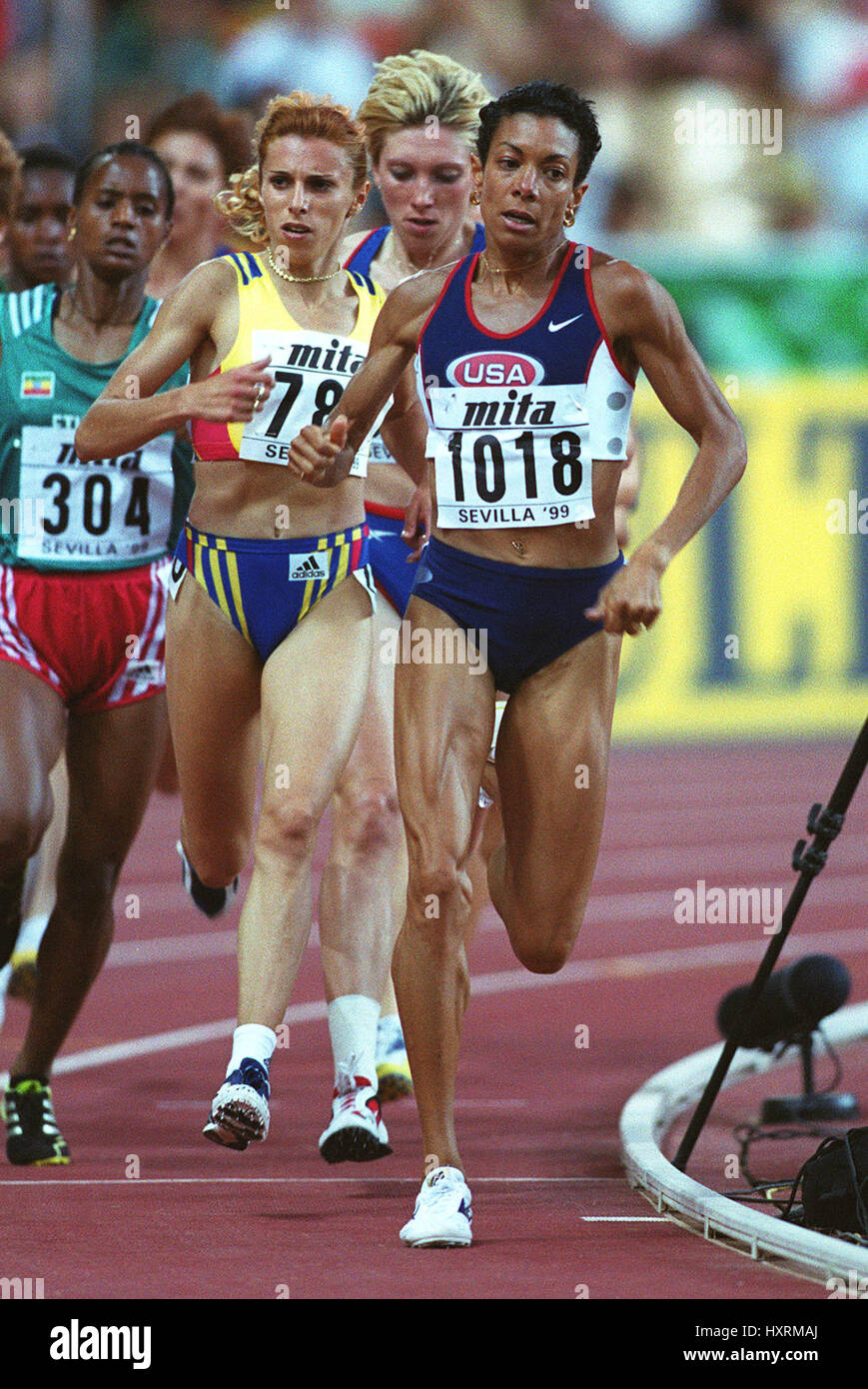 REGINA JACOBS 1500 METERS 22 November 1999 Stock Photo Alamy
