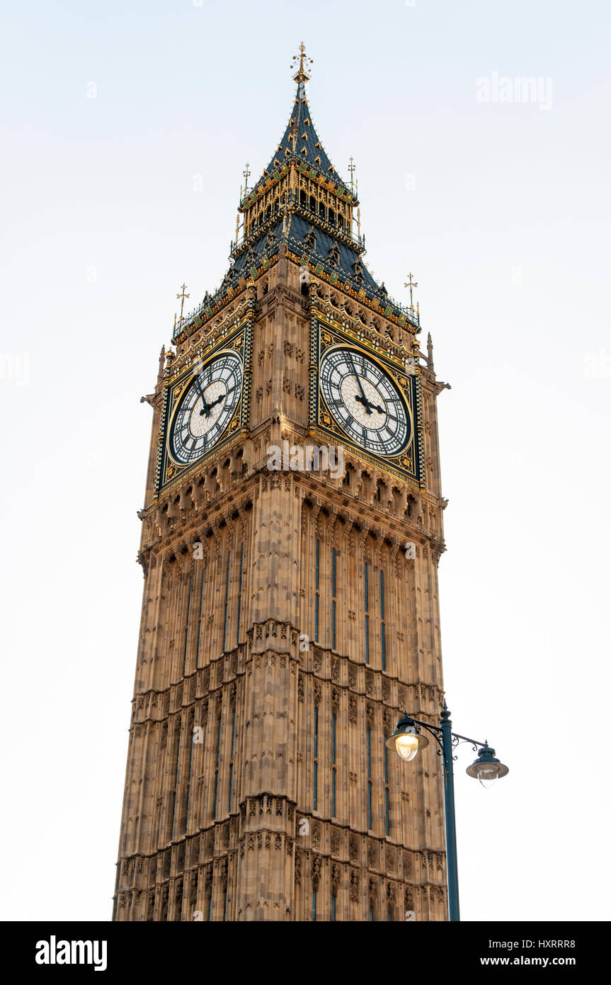 The Elizabeth Tower Aka Big Ben Street View London England 2017 Stock Photo Alamy
