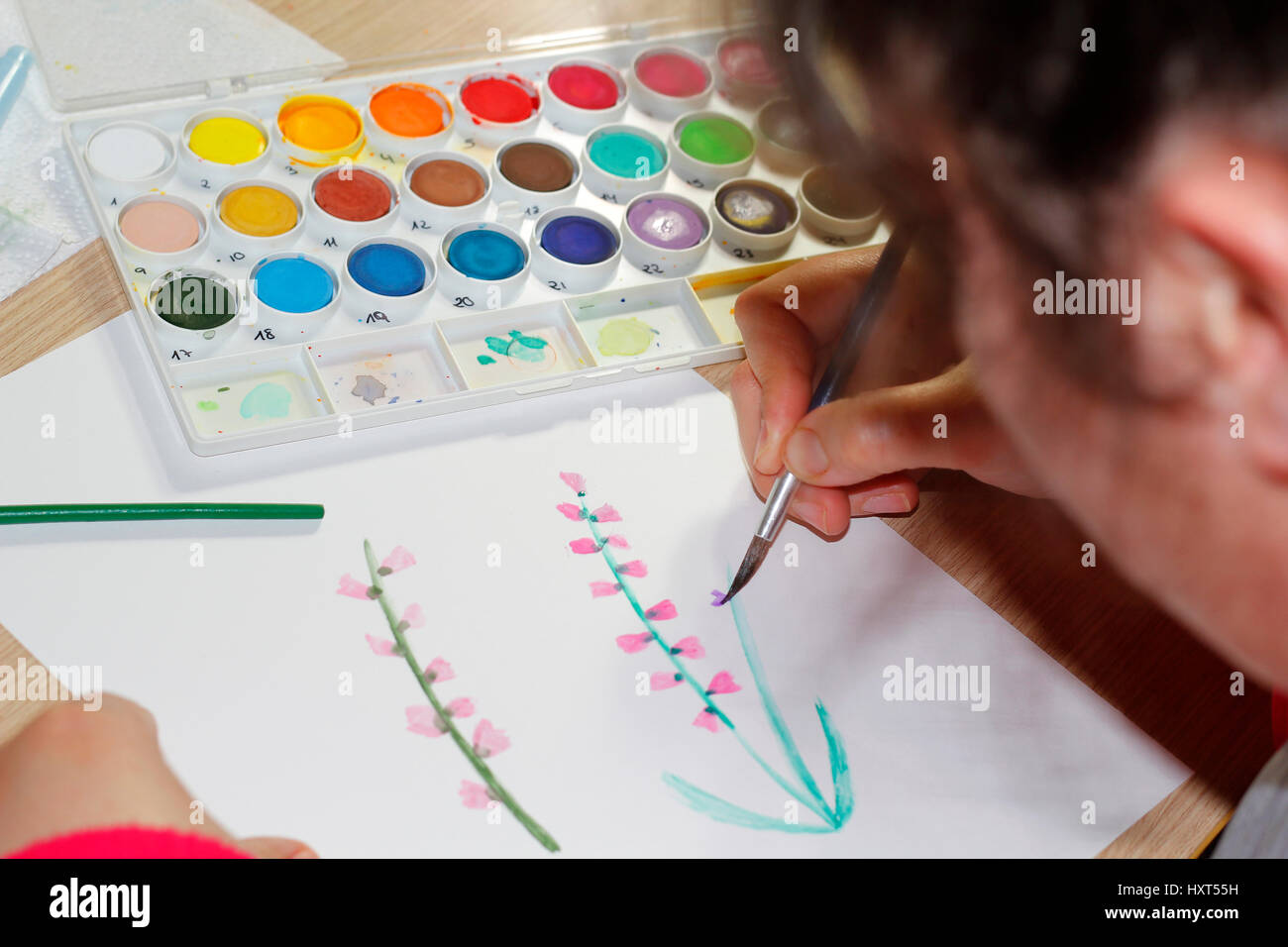 Hand painting art female hi-res stock photography and images - Alamy