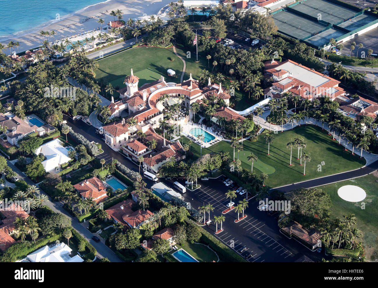 Palm Beach. 22nd Mar, 2017. Aerial photo taken on March 22, 2017 shows the view of Mar-a-lago club at Palm Beach, Florida, the United States. Credit: Wang Ying/Xinhua/Alamy Live News Stock Photo