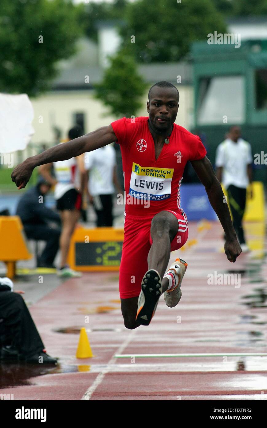 RANDY LEWIS TRIPLE JUMP SCOTSTOUN STADIUM GLASGOW SCOTLAND 03 June 2007 Stock Photo