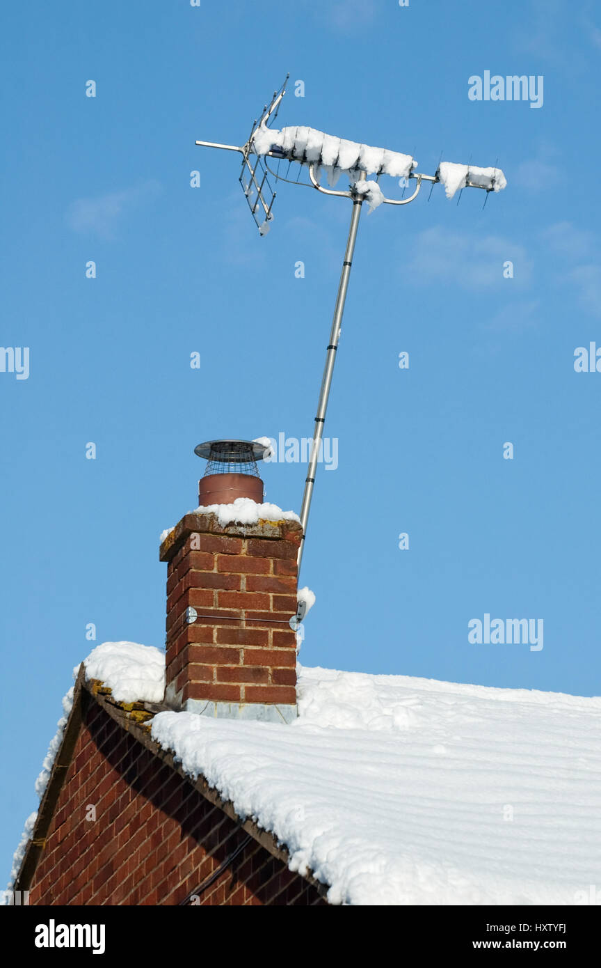Snow on tv aerial hires stock photography and images Alamy