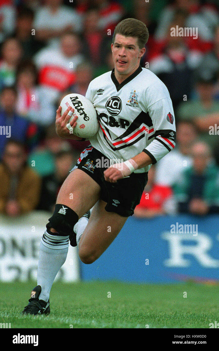 John Devereux Hi Res Stock Photography And Images Alamy   John Devereux Widnes Rlfc 25 September 1991 HXW0D0 