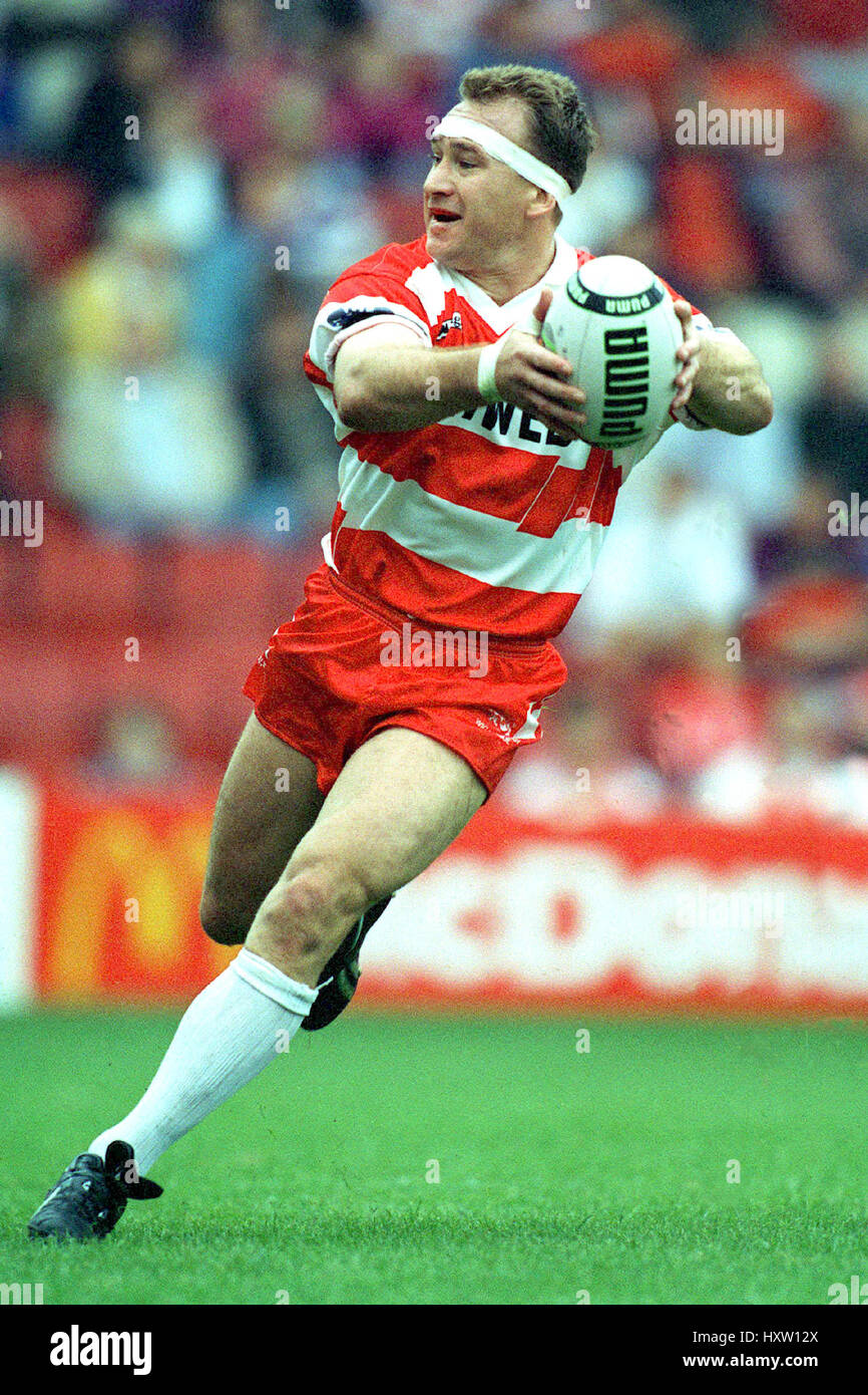 Dean bell rugby hi-res stock photography and images - Alamy