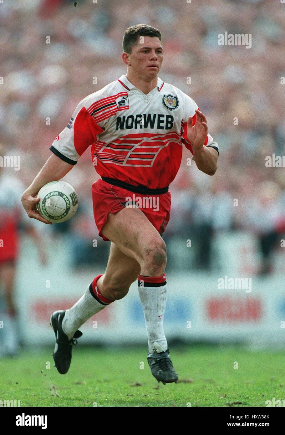 HENRY PAUL WIGAN RLFC 18 April 1995 Stock Photo - Alamy