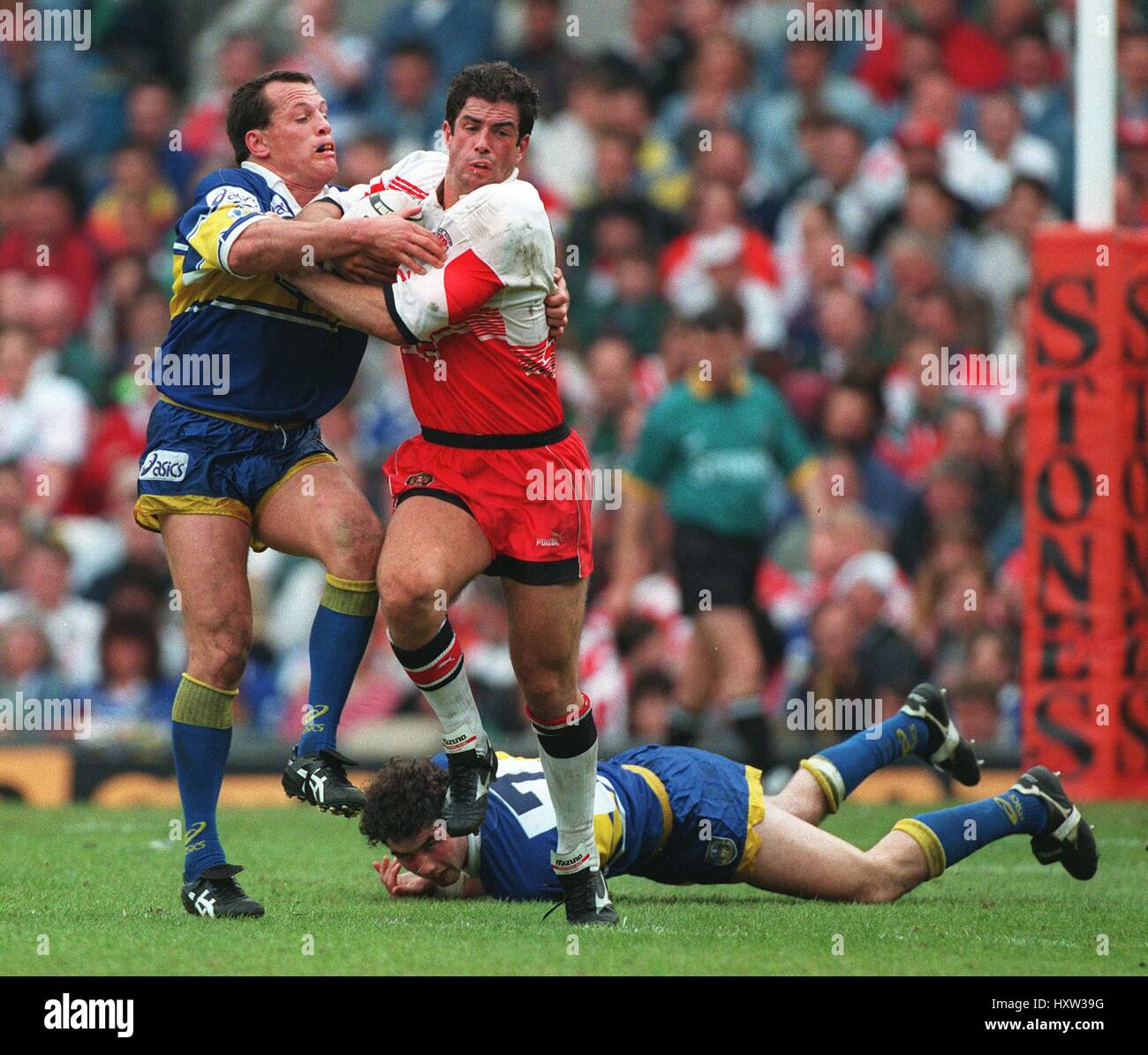 PHIL CLARKE & GARY MERCER WIGAN V LEEDS RL PREMIERSHIP 23 May 1995 Stock Photo