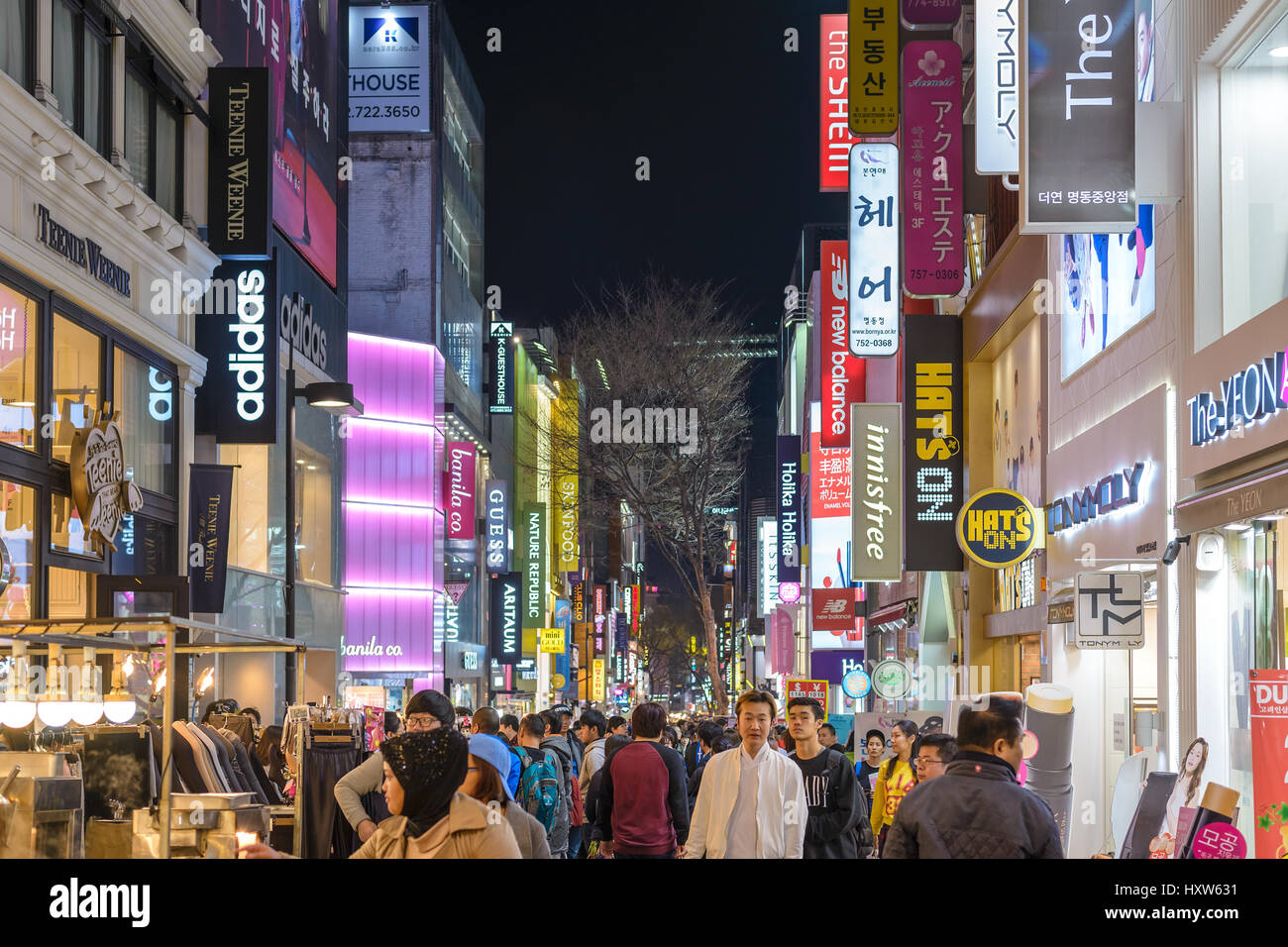 MYEONG-DONG, SEOUL, KOREA: APRIL 1,2016: People shopping and walking in  Myeongdong street market at night, Seoul, South Korea Stock Photo - Alamy