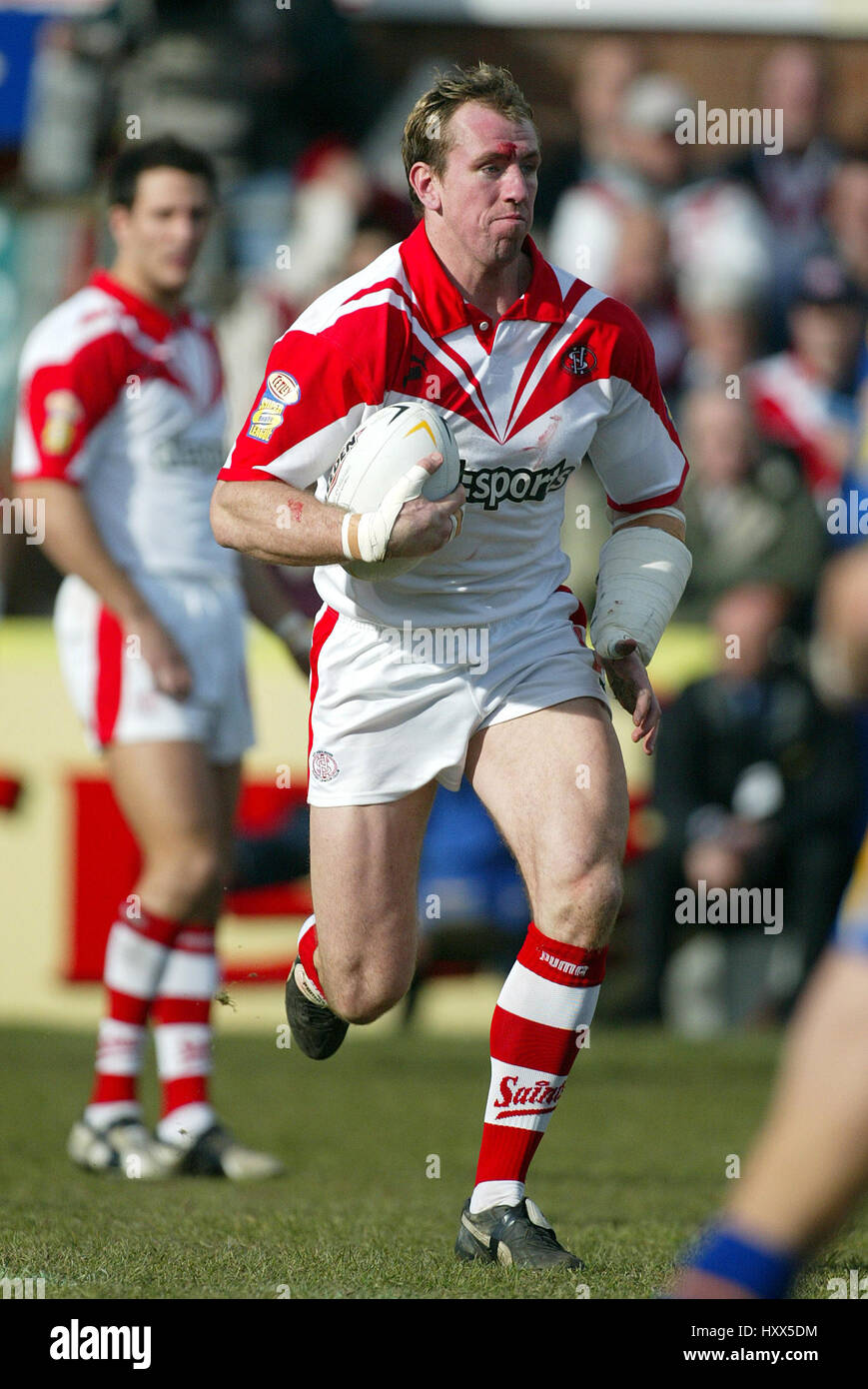 NICK FOZZARD ST.HELENS RLFC KNOWSLEY ROAD ST.HELENS 13 March 2004 Stock Photo