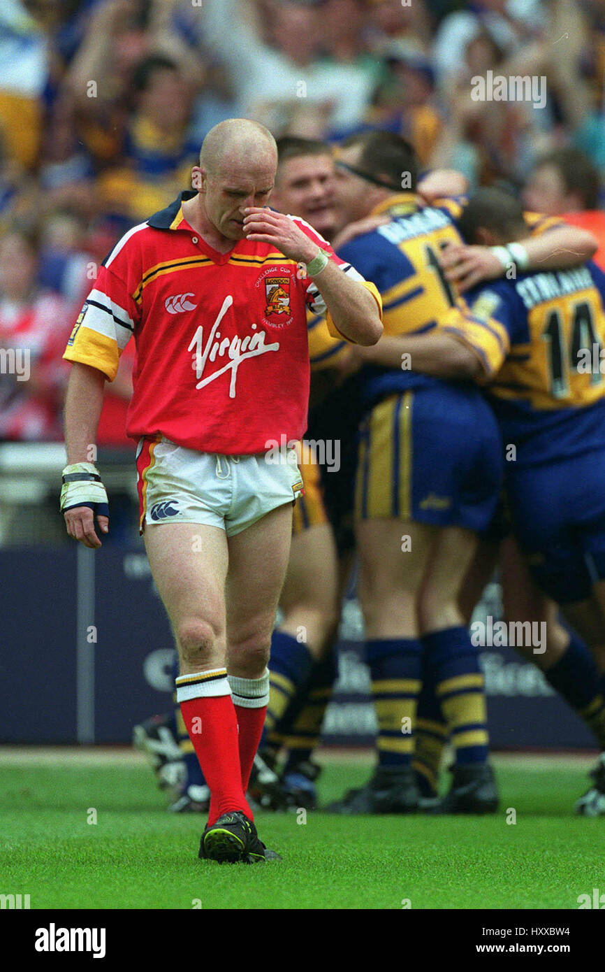 SHAUN EDWARDS AS LEEDS SCORE LEEDS RHINOS V LONDON BRONCOS 01 May 1999