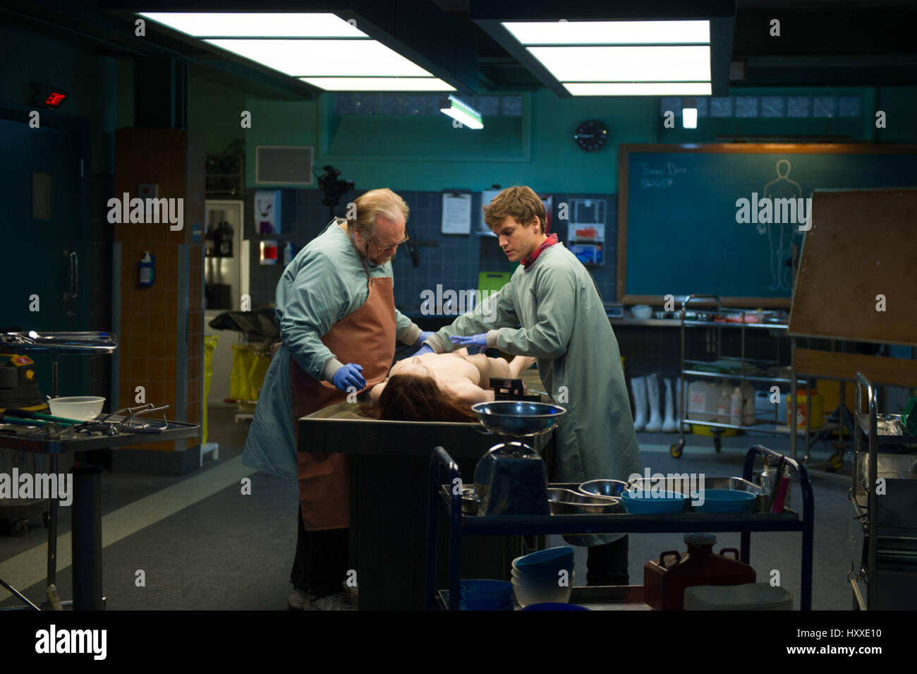 THE AUTOPSY OF JANE DOE (2016)  BRIAN COX  EMILE HIRSCH  ANDRE OVREDAL (DIR)  IFC FILMS/MOVIESTORE COLLECTION LTD Stock Photo