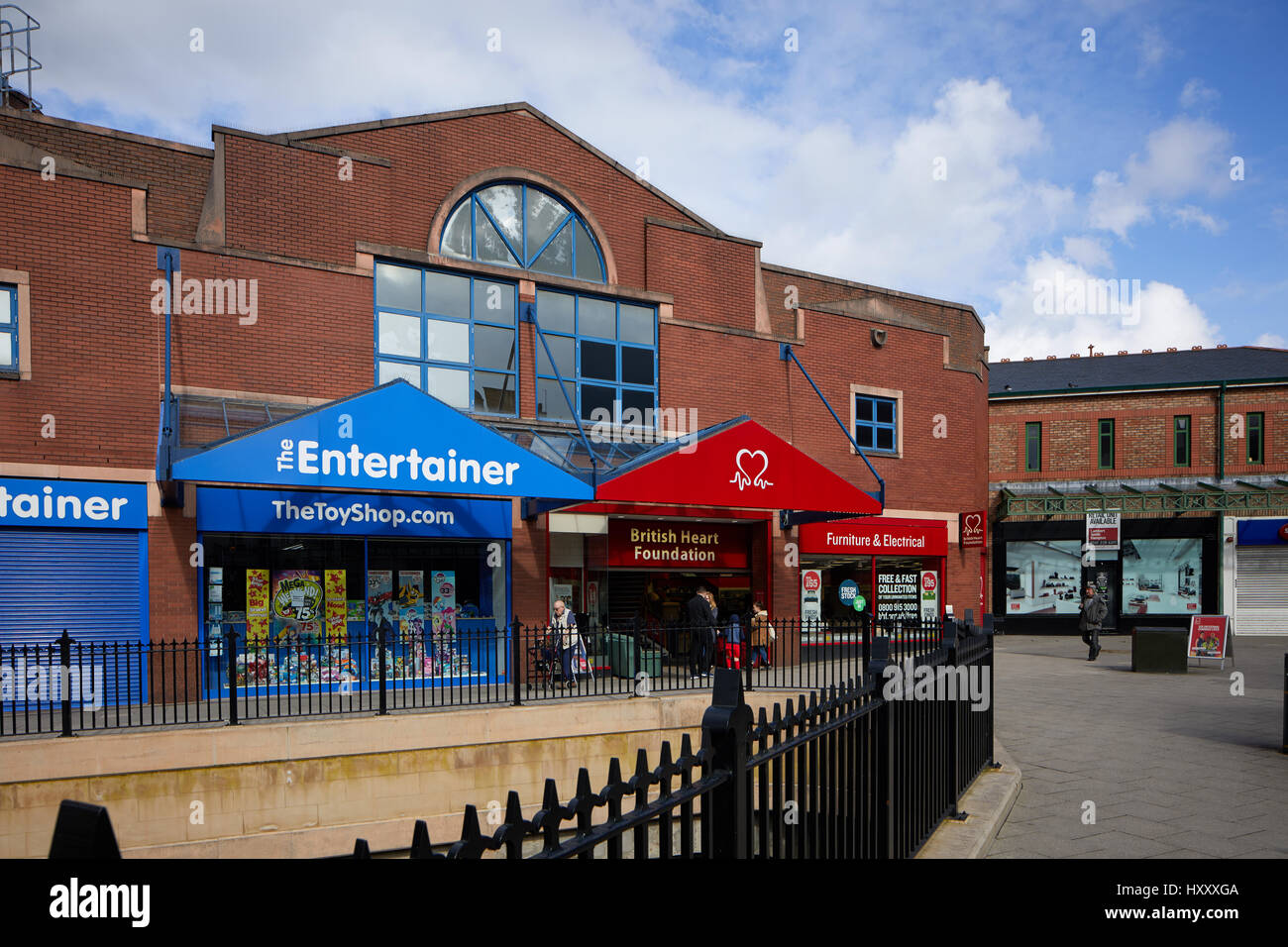 British heart foundation shops hires stock photography and images Alamy