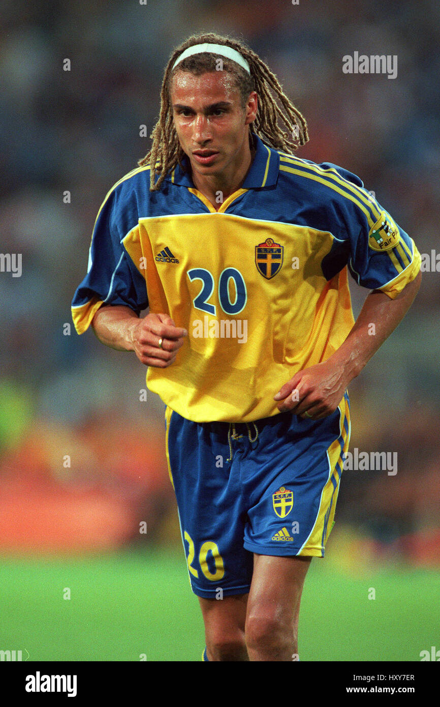 HENRIK LARSSON SWEDEN & GLASGOW CELTIC FC 19 June 2000 Stock Photo