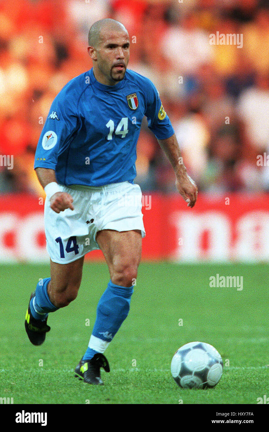LUIGI DI BIAGIO ITALY & INTER MILAN 19 June 2000 Stock Photo - Alamy