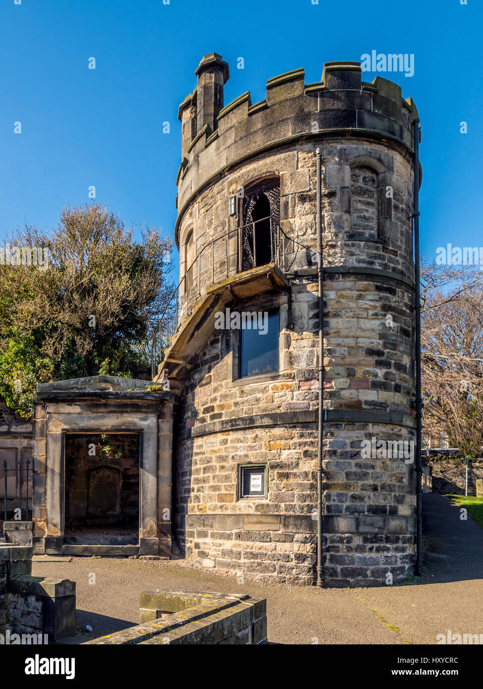 The Watchtower, New Calton Burial Ground, Edinburgh. Built in 1821 to act as a lookout for bodysnatchers and home to a family of 10 until 1931. Stock Photo