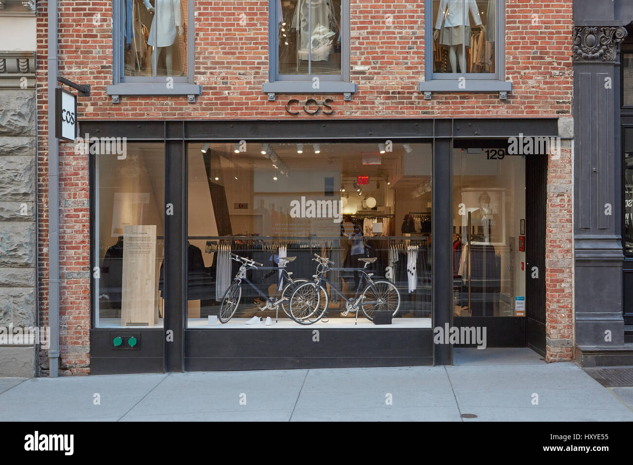 Cos store in Spring Street in New York. Cos is a brand owned by H&M fashion  group Stock Photo - Alamy