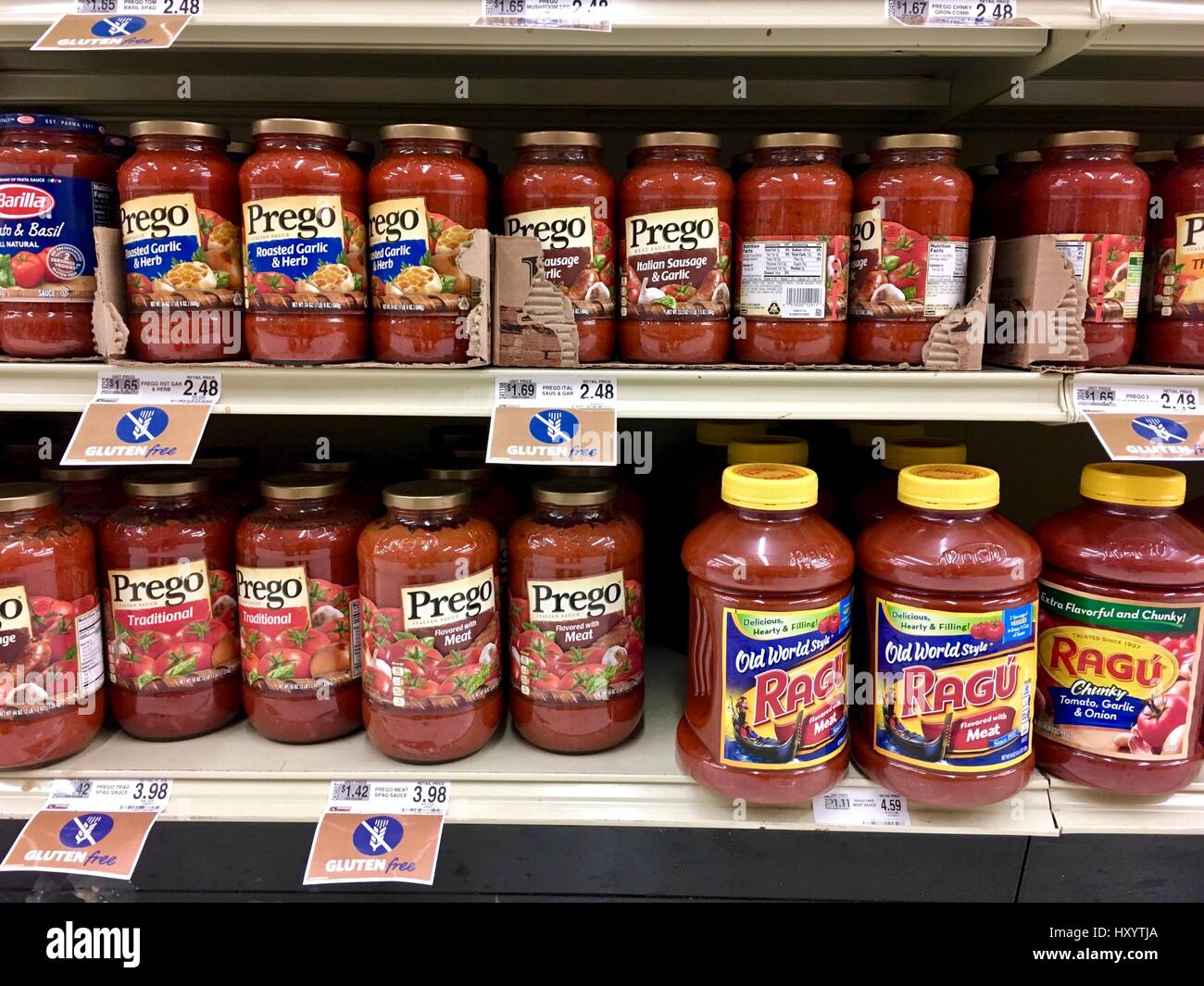 Prego And Ragu Spaghetti Sauce Stock Photo Alamy Prego And Ragu Spaghetti Sauce Stock Photo Alamy
