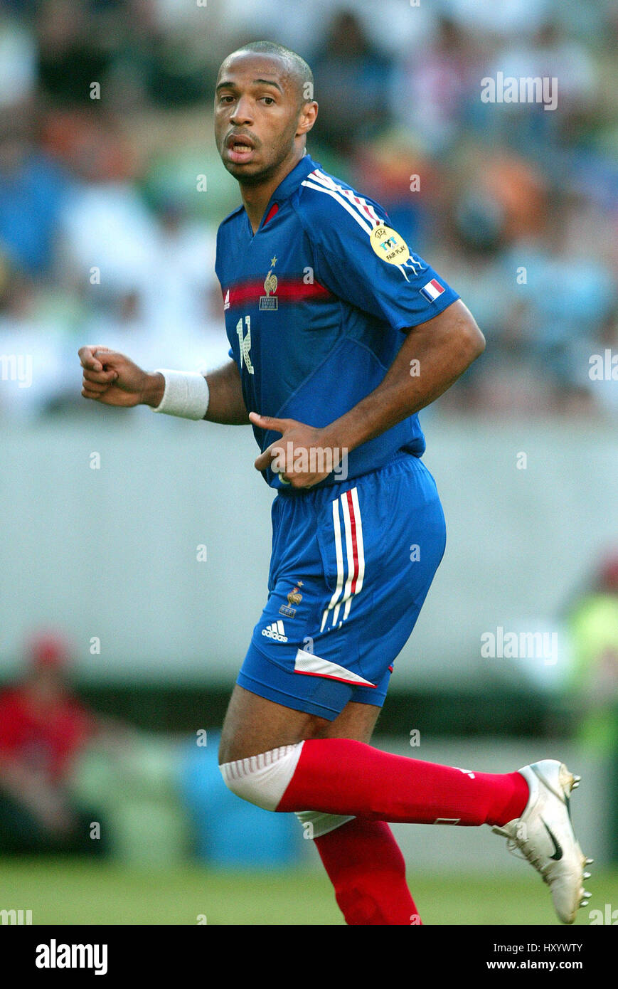 Thierry henry france 2004 hi-res stock photography and images - Alamy